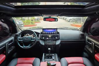 Arrivage Toyota Land Cruiser GR Annee modifier 2023 Modification originalinterior et exterior comme le 2023 Full full option Automatique steptronique Essence 6 cylindre 