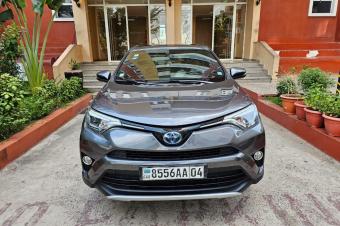 Toyota Rav4 Hybrid Annee  2017 Automatique Steptronique Essence 4 cylindre interior Cuire Siege electrique 92000 km 4 x 4  Coffre electrique Camera de Recule Eco et Spo