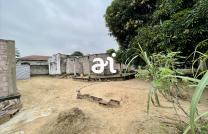 VENTE: PARCELLE DE 849 m² AVEC BÂTISSE EN FINITION A MONT NGAFULA-SEBO mediacongo