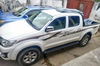 Vente toyota hilux sans plaque 