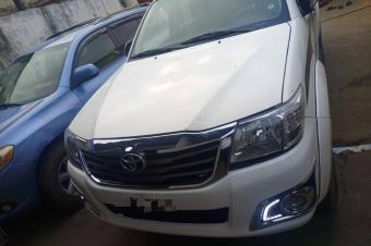 Vente toyota hilux sans plaque 