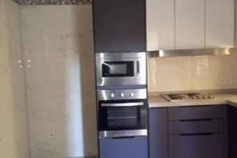 NGALIEMABRIKIN MISE EN VENTE DUNE BELLE PROPRIETE R1 DE TROIS 3CHAMBRES
