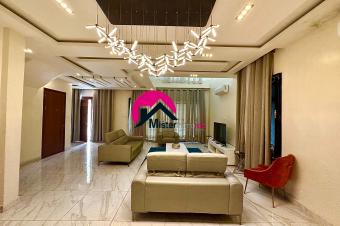 Somptueuse villa full meuble en Triplex des 4CHS 3 salles deau terrasse au rooftop avec vue piscine jardin mini terrain basketball etc BinzaMacampagne. 300 nuite 