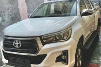 Vente toyota hilux  automobile_motos_velos_engins_et_pieces