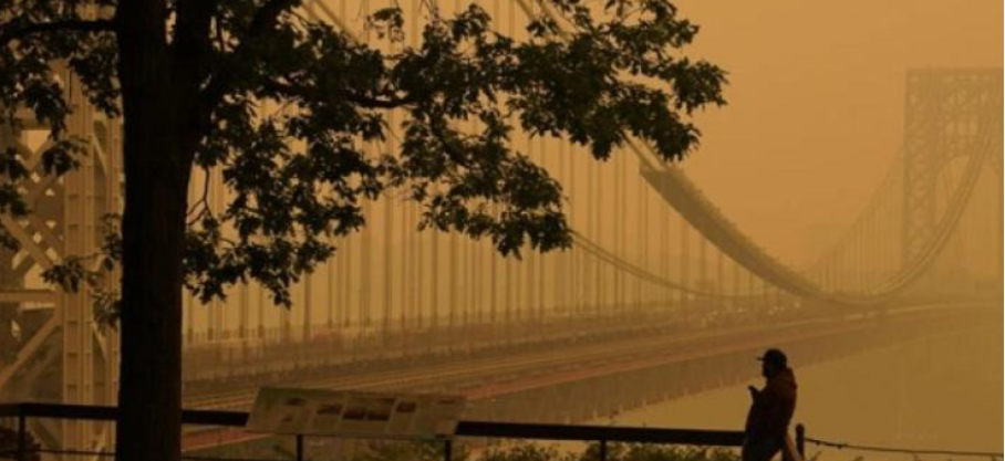 L'est des États-Unis enfumé par les incendies au Québec