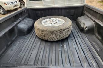 TOYOTA HILUX AVEC PLAQUE BP  VENDRE