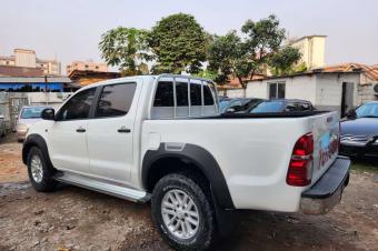 TOYOTA HILUX AVEC PLAQUE BP  VENDRE