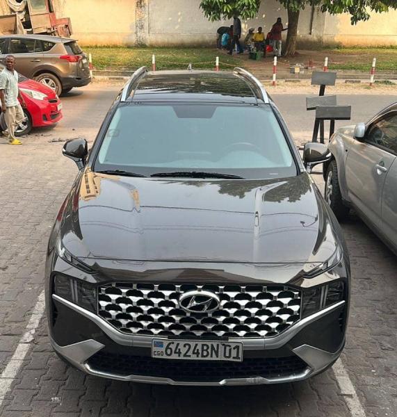 Hyundai santa fe 2023 2000 km disponible