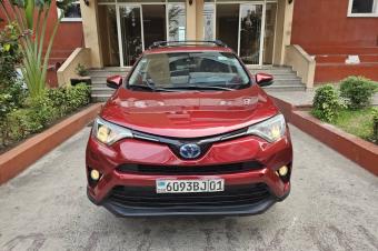 Toyota Rav4 Non hybrid Annee  2017 Automatique Steptronique Essence 4 cylindre interior tissus 56000 km 4 x 4  Camera de Recule Eco et Sport mode Telephonebleutooth 