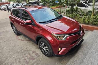 Toyota Rav4 Non hybrid Annee  2017 Automatique Steptronique Essence 4 cylindre interior tissus 56000 km 4 x 4  Camera de Recule Eco et Sport mode Telephonebleutooth 