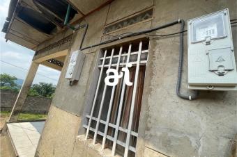 VENTE MORCELLEMENT DE PARCELLE DE 416m AVEC BTISSE DEPOQUE SUR KINSHASAMON NGAFULA