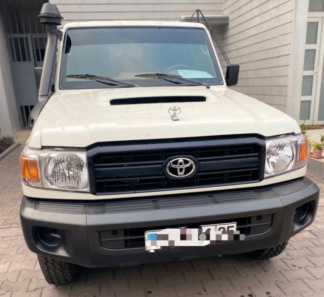 TOYOTA LAND CRUISER LX Prix  80.000 Anne de fabrication 2022  Kilomtrage 575 KM  Moteur Diesel V8  Bote de vitesse manuelle 4x4 Climatise   Vitres lectriques Doub