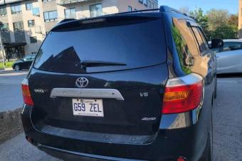 Toyota  Haylander  Full option anne de fabrication 2011 Volant gauche  Boite automatique Climatisation impeccable Dmarrage boutons  Camra Recule Lecteur tactile emprunter wifi 