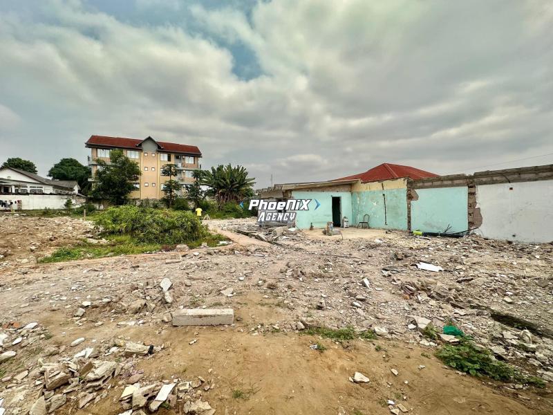 Vente  Terrain sur 18 parcelles  Kinshasa 