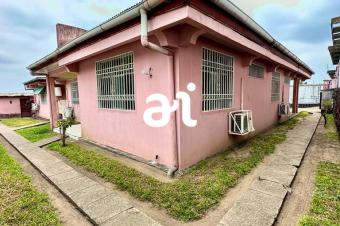 VENTE PARCELLE DE 783m  AVEC BTISSE DE 4 CHAMBRES SUR KINSHASANGALIEMA 