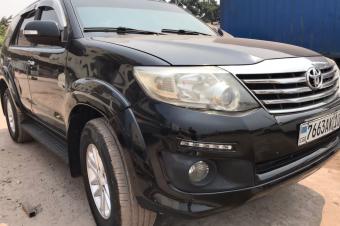 TOYOTA FORTUNER 2015