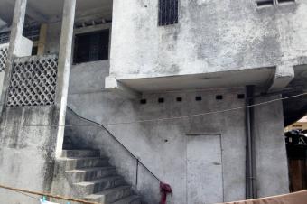 Maison Commerciale  vendre dans la commune de Kasa Vubu trs bon emplacement 