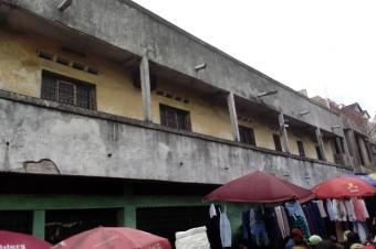 Maison Commerciale  vendre dans la commune de Kasa Vubu trs bon emplacement 