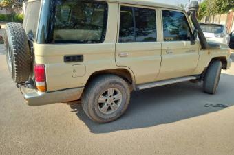 TOYOTA LAND CRUISER LX