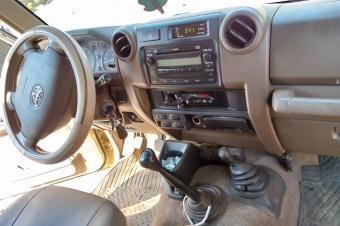 TOYOTA LAND CRUISER LX