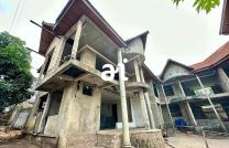 VENTE: PARCELLE DE 893m² DOTÉE DE DEUX BÂTIMENTS INACHEVÉS DE 5 APPARTEMENTS AU TOTAL SUR KINSHASA-NGALIEMA  mediacongo