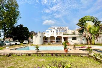 VENTE GRANDE PROPRIT DE 6000m DOTE DUNE GRANDE MAISON BASSE DE PLUSIEURS PICES 
