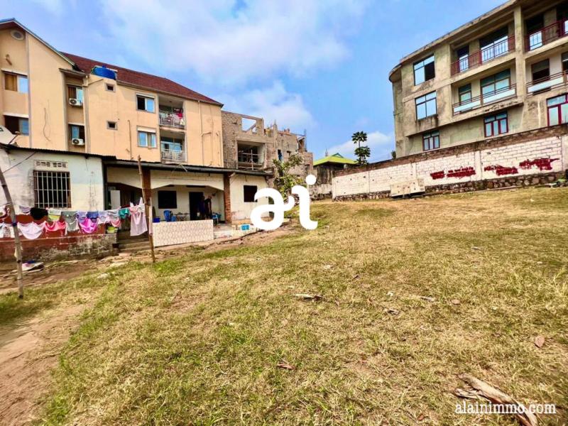 VENTE 4 MORCELLEMENTS DE TERRAIN DE 10m sur 32 CHACUN SUR KINSHASANGALIEMA 