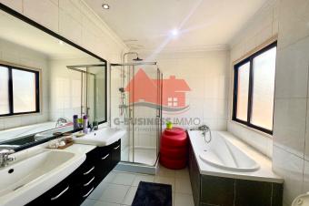 VENTE DUN SUBLIME APPARTEMENT LUMINEUX AU REZDECHAUSSE DE 120M Y COMPRIS LES MEUBLES