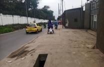 Ngaliema /Des ECURIES MISE EN VENTE D'UNE PARCELLE DE 32m*12m, sur la route principale Réf. La société ADRA et l'école Américaine TASOK...au prix Négociable mediacongo