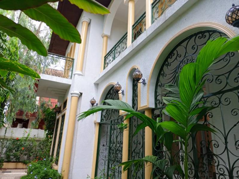 MAGNIFIQUE VILLA  VENDRE SUR UTEX AFRICA DANS LA COMMUNE DE LA GOMBE 