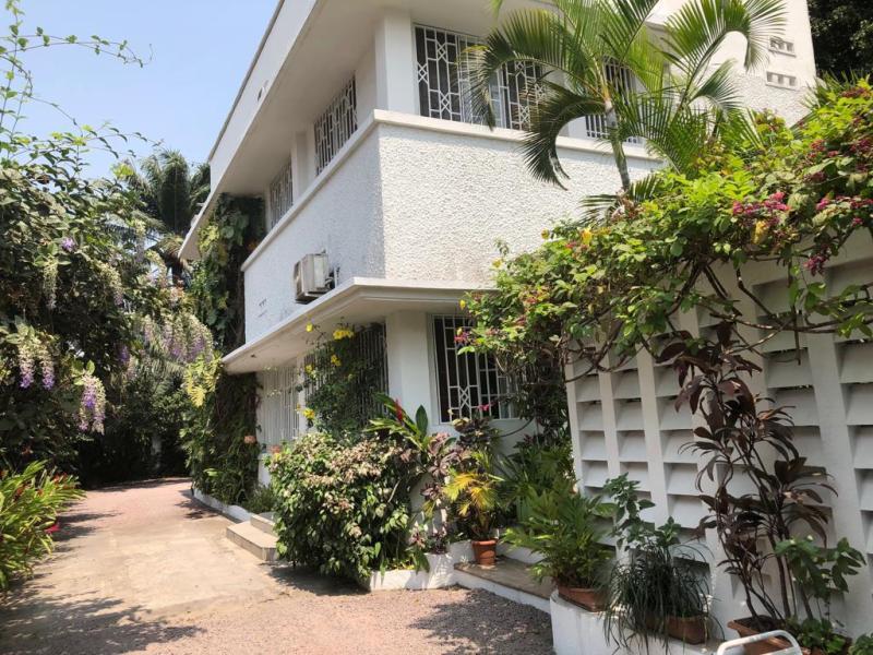 MAGNIFIQUE VILLA  VENDRE  GOMBE