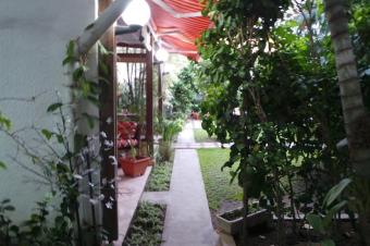 MAGNIFIQUE VILLA  VENDRE  GOMBE