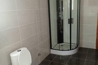 Des appartements types onel 3 CH 3 salles de bain  louer  kasa vubu non loin du stade de martyres 2500 dollars toutes charges comprises avec une piscine dans la concession 
