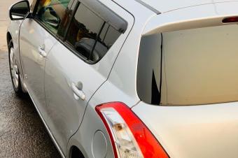 Suzuki Swift automatique essence sans plaque 4 cylindres couleur dorigine en trs bonne tat 5700 a discuter 