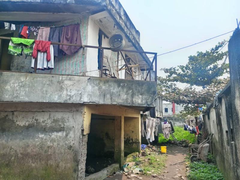Grande parcelle  vendre  Limete 1re rue 