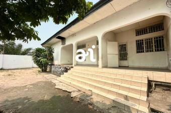 VENTE PROPRIT DE 739m DOTE DUNE GRANDE BTISSE DE 4 CHAMBRES SUR KINSHASANGALIEMA Ma campagne