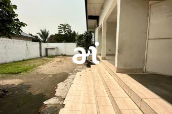 VENTE PROPRIT DE 739m DOTE DUNE GRANDE BTISSE DE 4 CHAMBRES SUR KINSHASANGALIEMA Ma campagne
