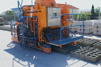 Pondeuse a parpaing semiautomatique OTT 4.1 SA