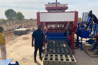 Machine de brique semiautomatique OTT 5.1 SA