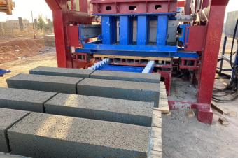 Machine de brique semiautomatique OTT 5.1 SA