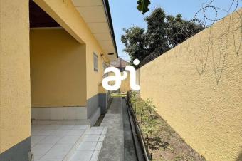 VENTE PROPRIT DE 711m AVEC GRANDE MAISON BASSE DE 3 CHAMBRES SUR KINSHASALIMETE