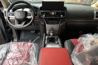 Vente des 2 Jeep Toyota Land Cruiser VXR 7Ph anniversary V8 5.7 GR Sport 2015 modifi 2023 essence volant gauche 7 siges sans plaque