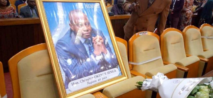 Ce vendredi 15 septembre, à l'ouverture de la dernière session parlementaire de la mandature 2019-2023 de l' Assemblée nationale, les députés ont rendu un vibrant hommage à Chérubin Okende, l'élu de Lukunga retrouvé mort dans son véhicule le 13 juillet de