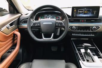 Jetour x70 full option  essence  4cylindre  Automatique  Intrieur en cuir  toit panoramique  3banquette  moteur boite suspension  eza hyundai  prix 26.500 dollars  dbattre l