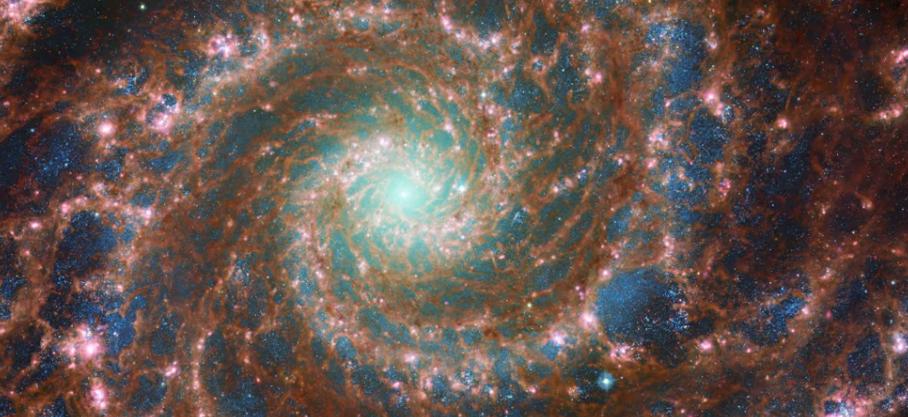 Une magnifique photo de la galaxie spirale M74 prise par le télescope James-Webb qui n'est pas sans rappeler notre Voie lactée