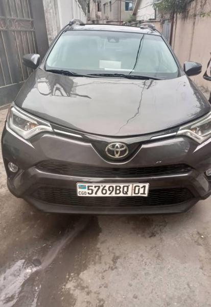 New rav 2017 authentique couleur dorigine partout automatique essence faible kilomtrage climatisation impeccable intrieur cuire propre 20.000  discuter 