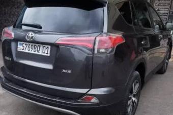New rav 2017 authentique couleur dorigine partout automatique essence faible kilomtrage climatisation impeccable intrieur cuire propre 20.000  discuter 
