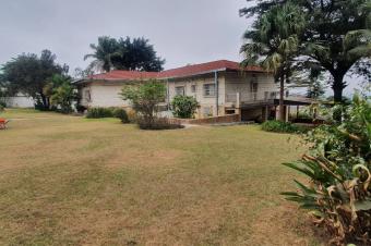  vendre   Grande parcelle bien situe sur une avenue asphalte idale pour rsidence prive o couvent   Localisation   Ngaliema Macampagne ref 80 jours  