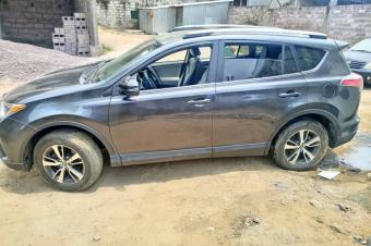 TOYOTA NEWS RAV SANS PLAQUE ANNE DES FABRICATION 2018  PRIX20500  Discuter lgrementAUTOMATIQUE ESSENCE KILOMTRAGES 61260 CLIMATISATION IMPECCABLE COULEUR DORIGINE 