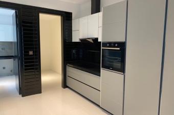  vendre  Magnifique villa moderne dans une concession huppe non loin du fleuve Congo    Localisation Gombe ref Kalinaproche du fleuve Congo   Compos